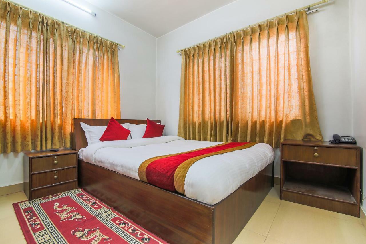 Oyo 358 Hotel Rose Star Kathmandu Buitenkant foto