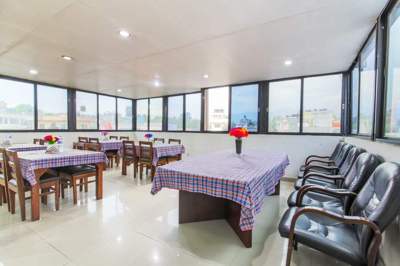 Oyo 358 Hotel Rose Star Kathmandu Buitenkant foto