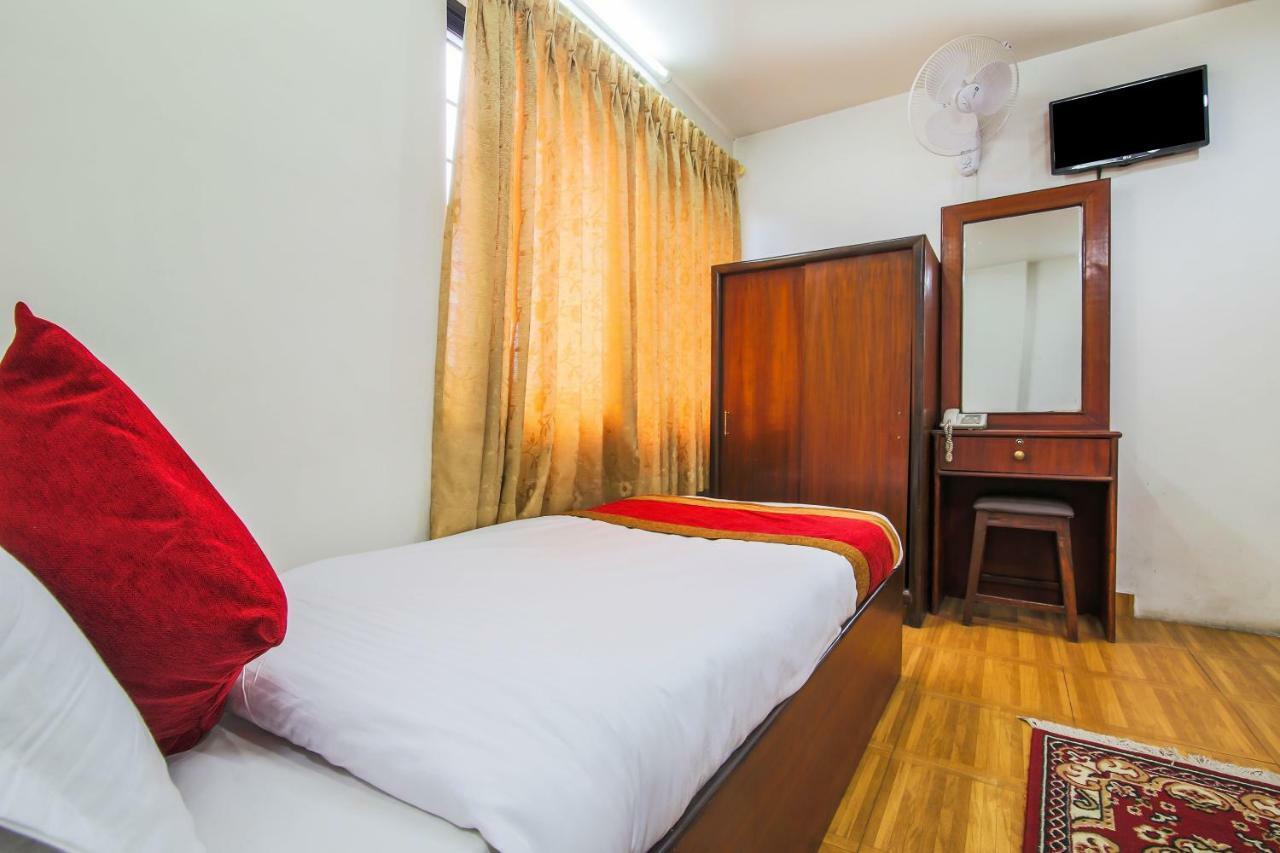 Oyo 358 Hotel Rose Star Kathmandu Buitenkant foto