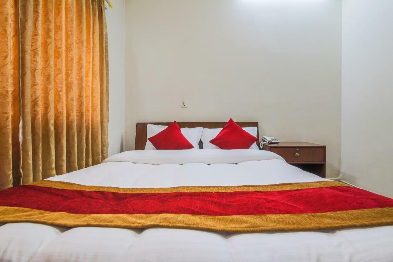 Oyo 358 Hotel Rose Star Kathmandu Buitenkant foto
