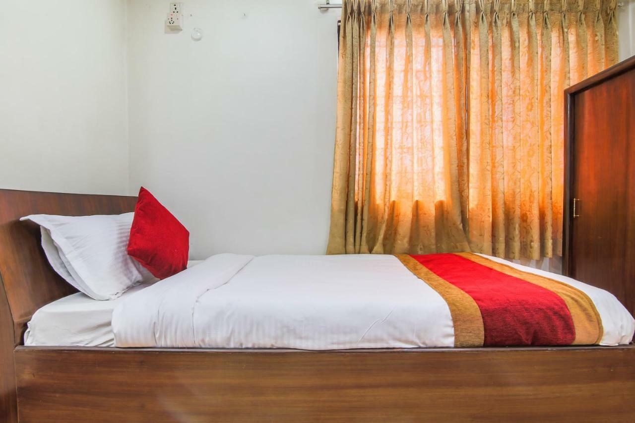 Oyo 358 Hotel Rose Star Kathmandu Buitenkant foto